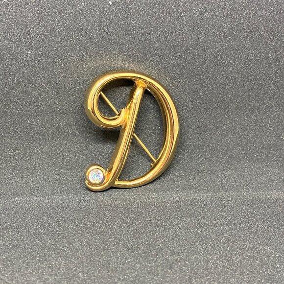 LIVE Closet Clearout - $5 Starts - Picture 9 of 16